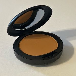 Mac Studio Fix Powder Foundation NW44